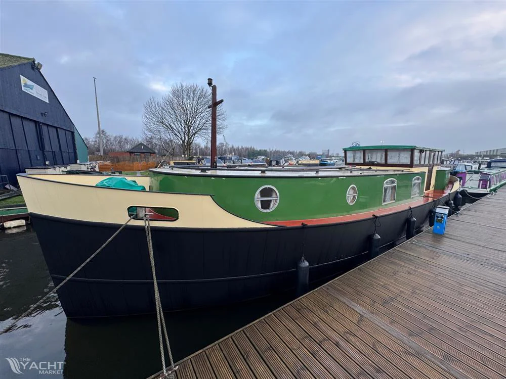 BoatPhoto.coverAlt