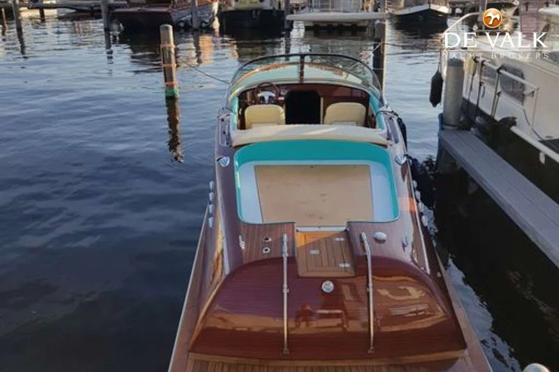 BoatPhoto.alt