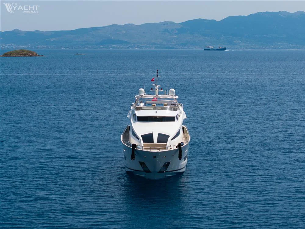 BoatPhoto.coverAlt