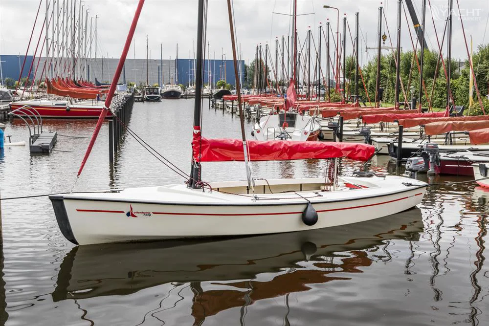 BoatPhoto.coverAlt