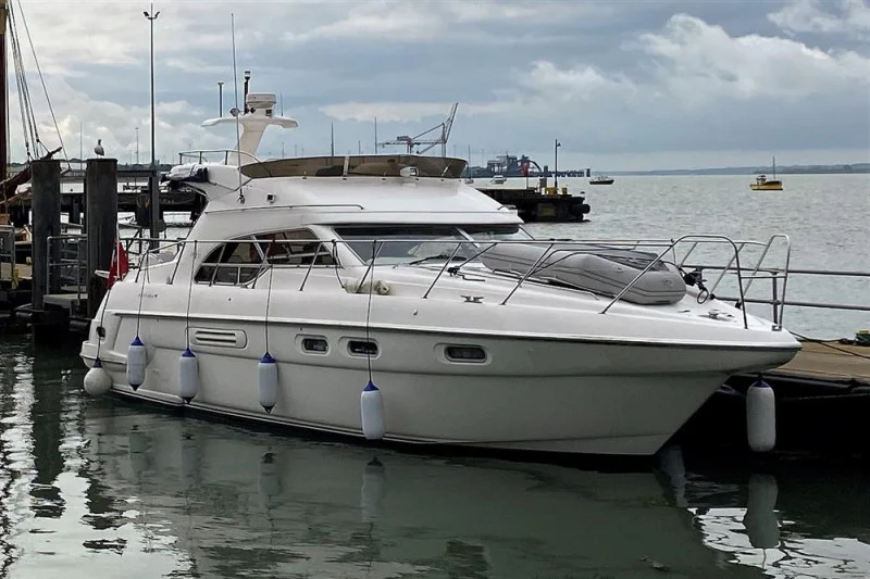 BoatPhoto.coverAlt