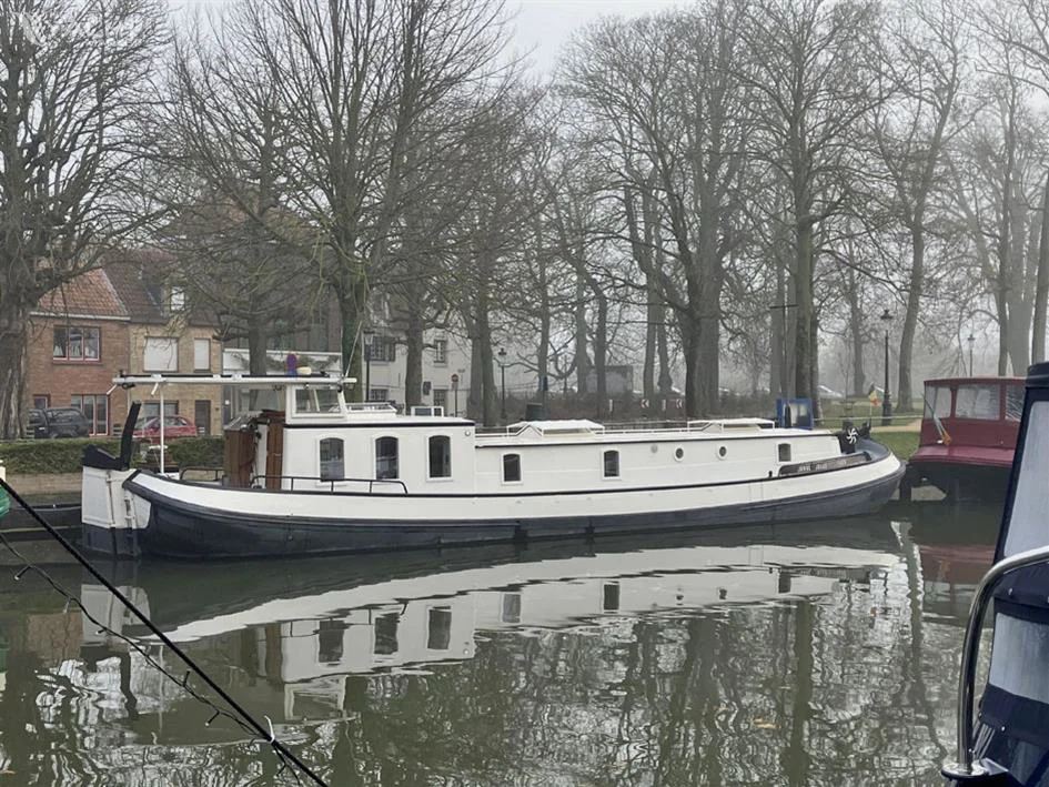BoatPhoto.alt