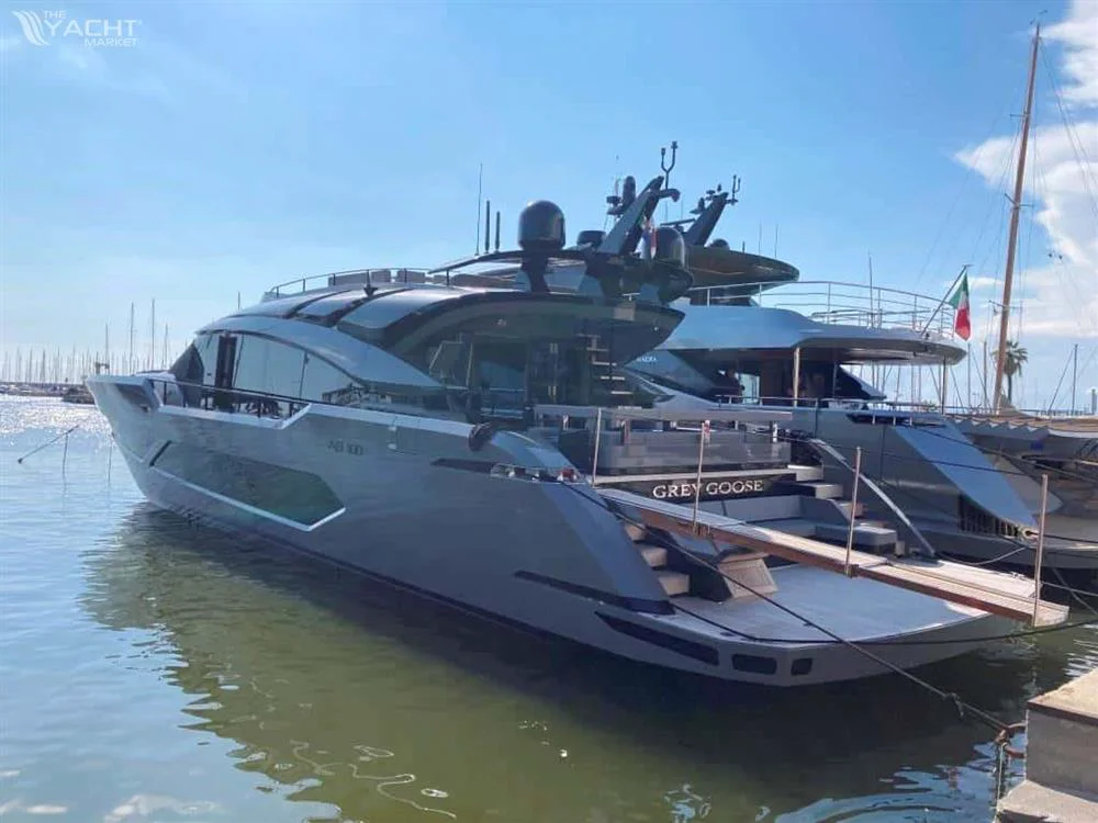 BoatPhoto.coverAlt