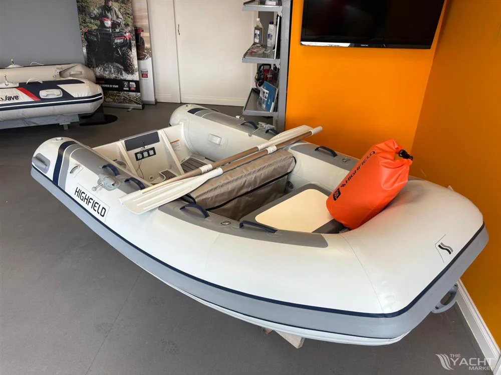 BoatPhoto.coverAlt