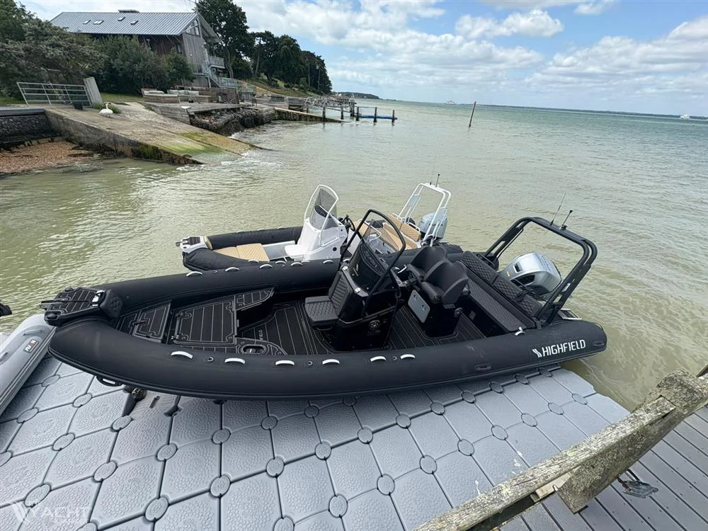 BoatPhoto.coverAlt
