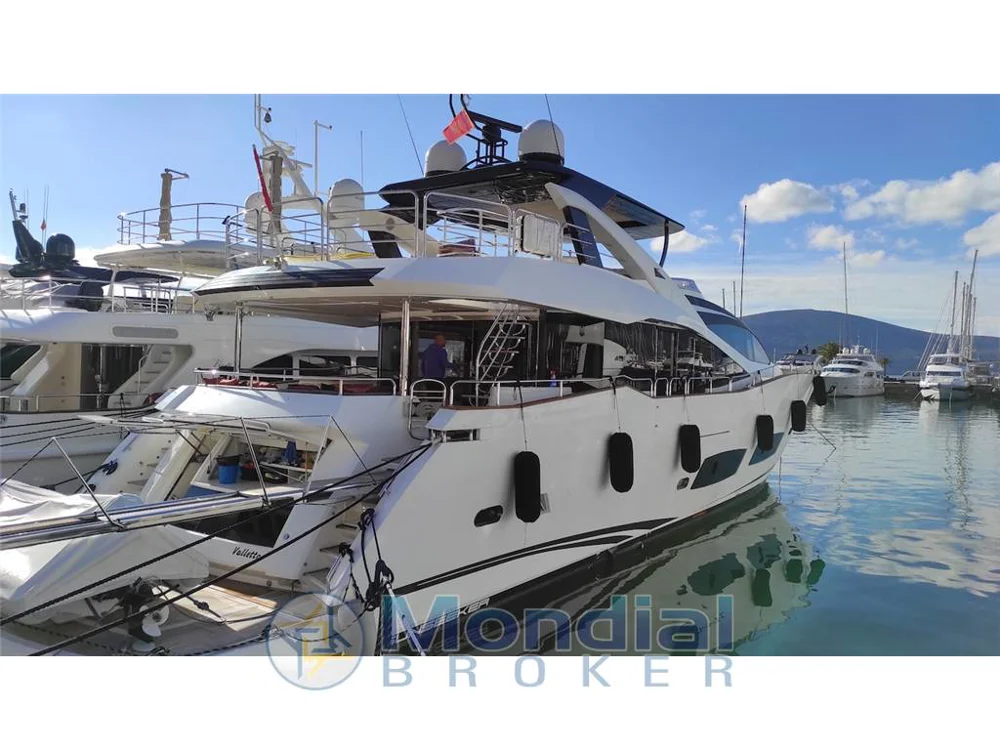 BoatPhoto.coverAlt