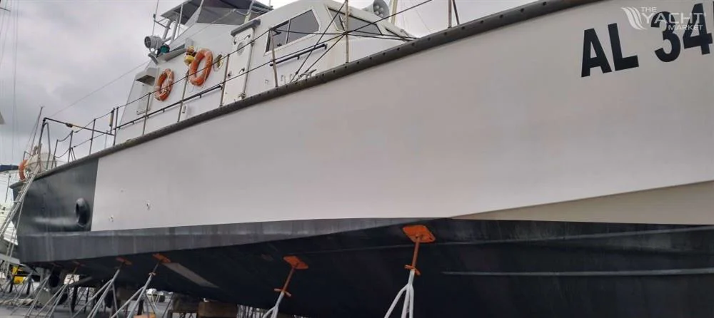 BoatPhoto.coverAlt