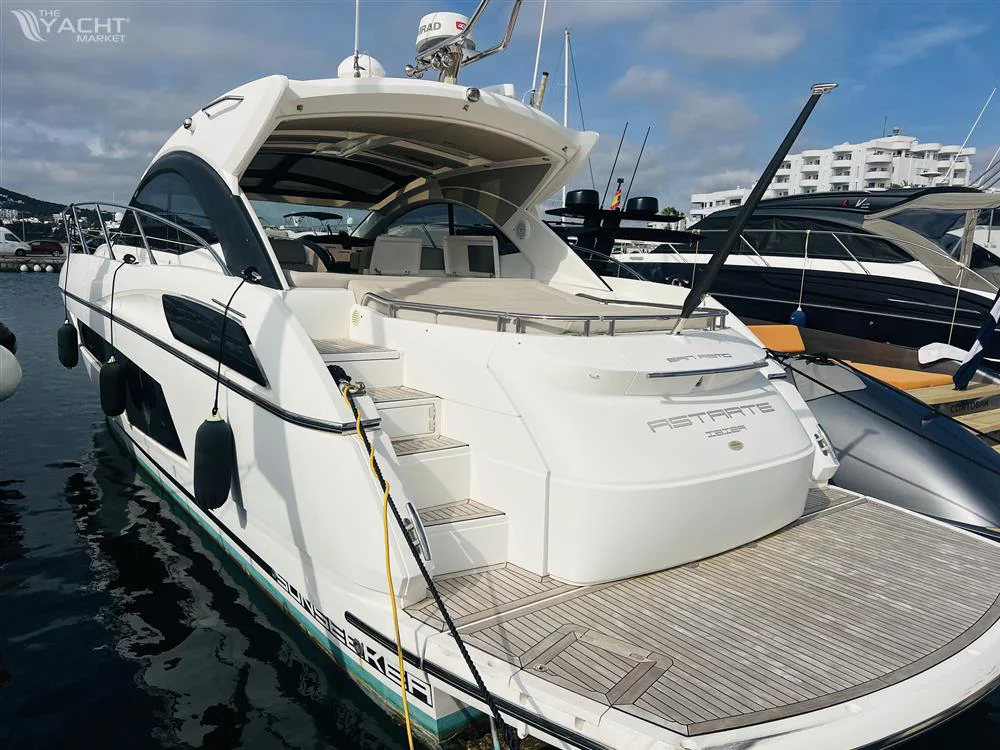 BoatPhoto.coverAlt