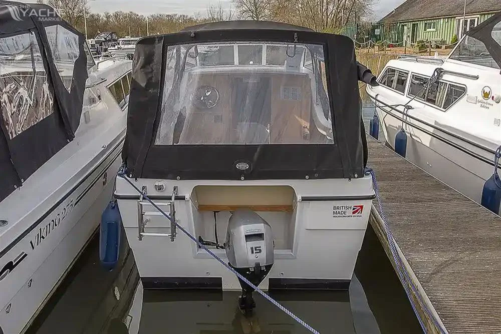 BoatPhoto.alt