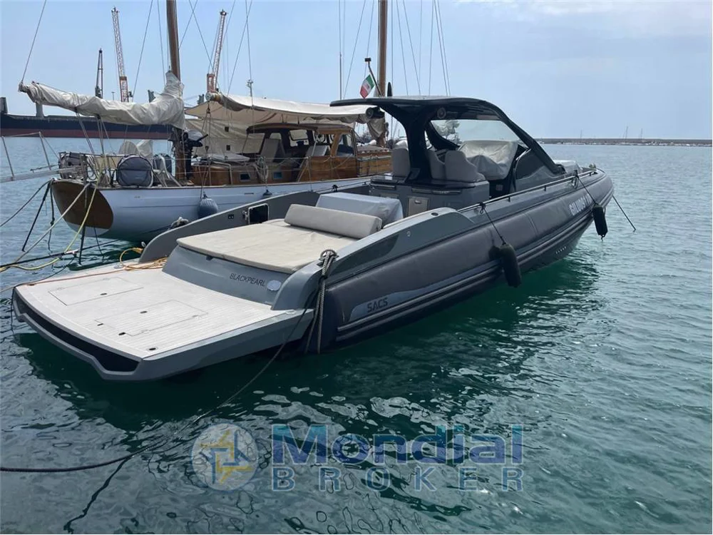 BoatPhoto.coverAlt