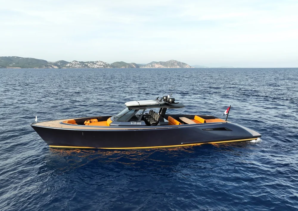 BoatPhoto.coverAlt