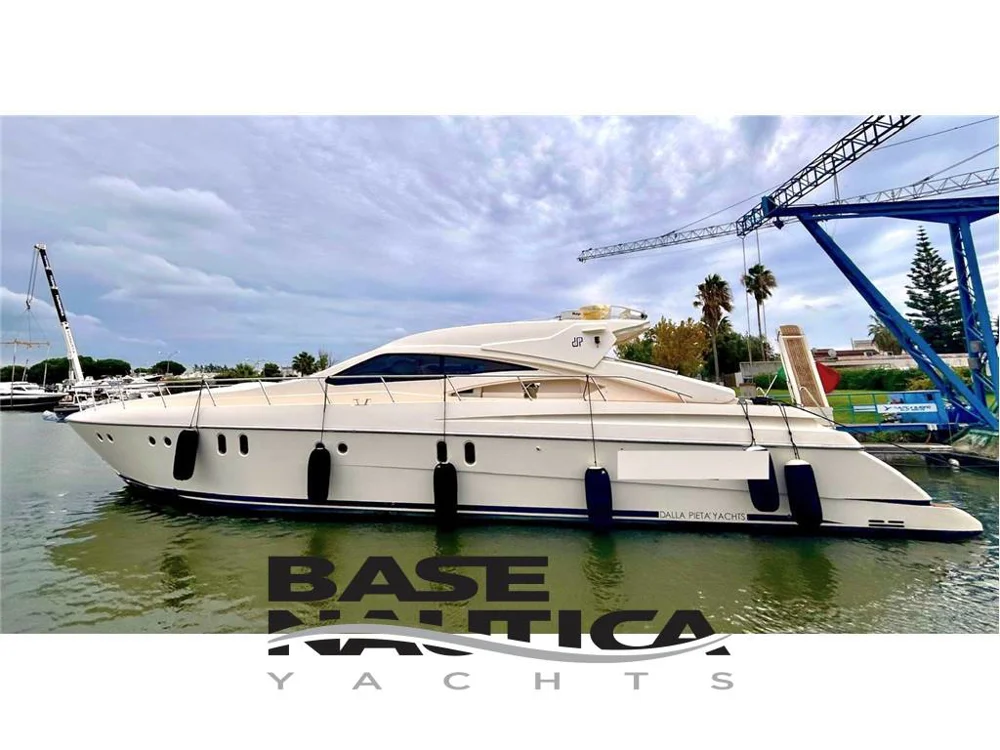 BoatPhoto.coverAlt