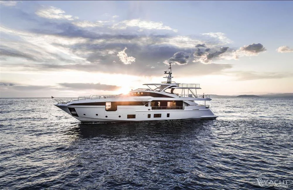 BoatPhoto.coverAlt