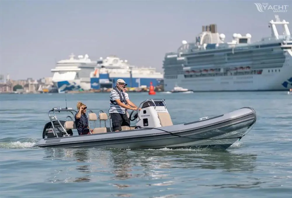 BoatPhoto.coverAlt