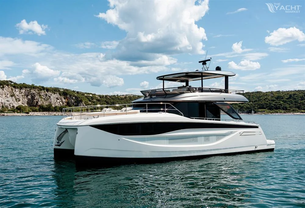 BoatPhoto.coverAlt
