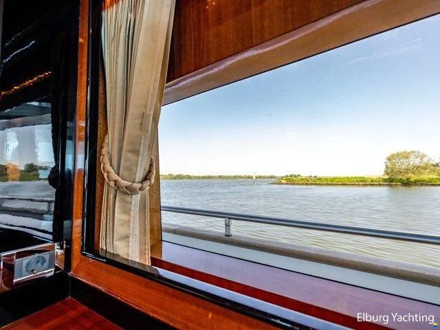 BoatPhoto.coverAlt
