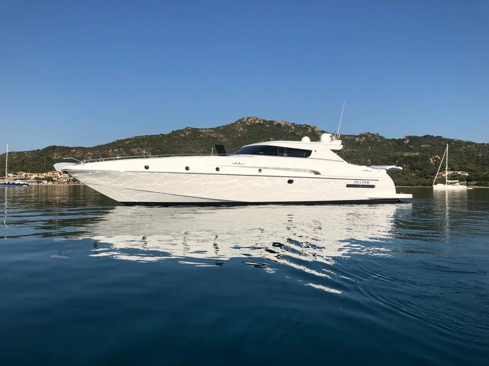 BoatPhoto.coverAlt