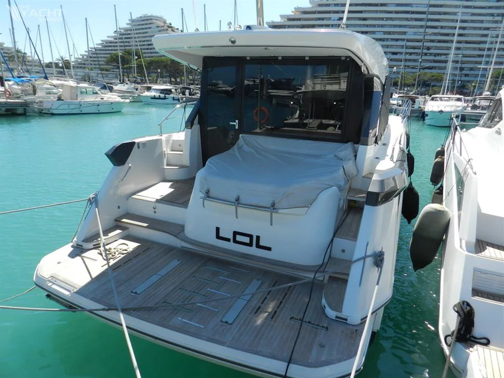 2021 BENETEAU Gran Turismo 45 for sale in France, photo 4 of 5