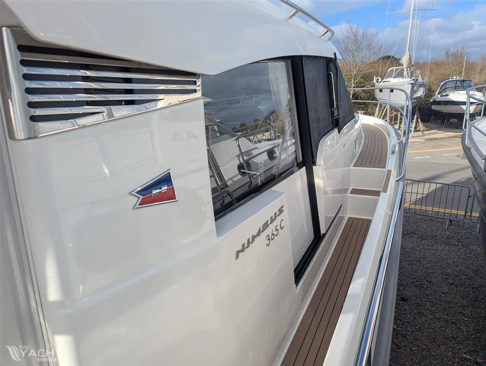 BoatPhoto.alt