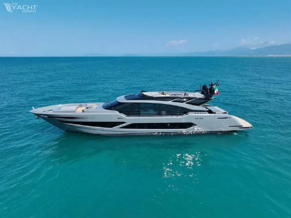 BoatPhoto.coverAlt