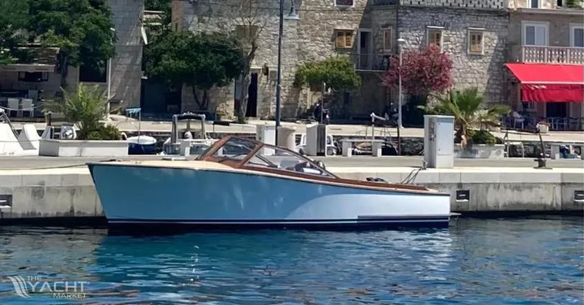 BoatPhoto.coverAlt
