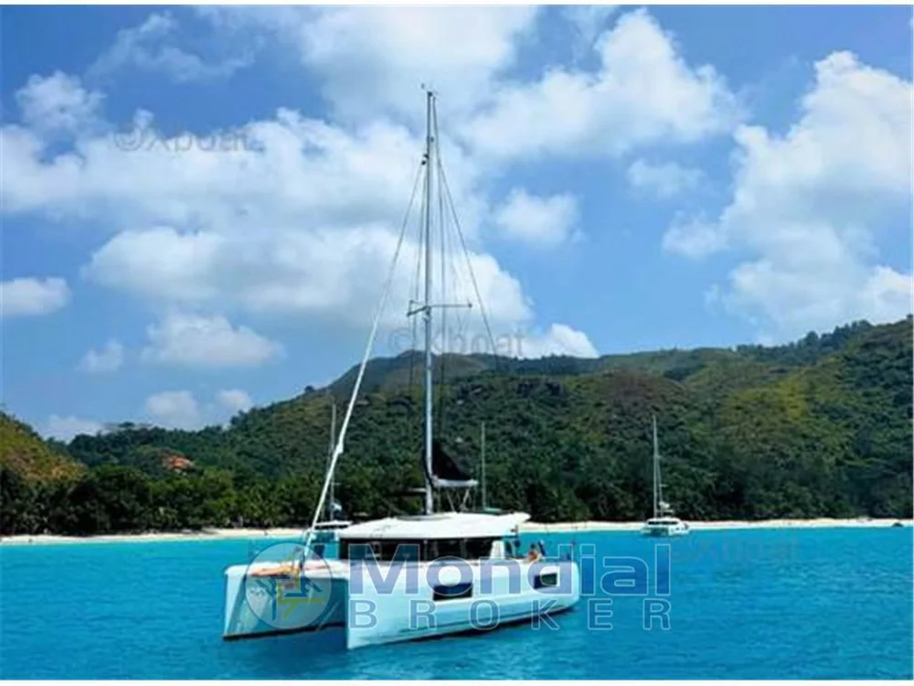 BoatPhoto.coverAlt