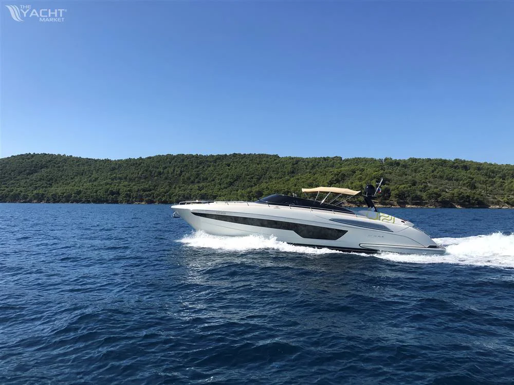 BoatPhoto.coverAlt