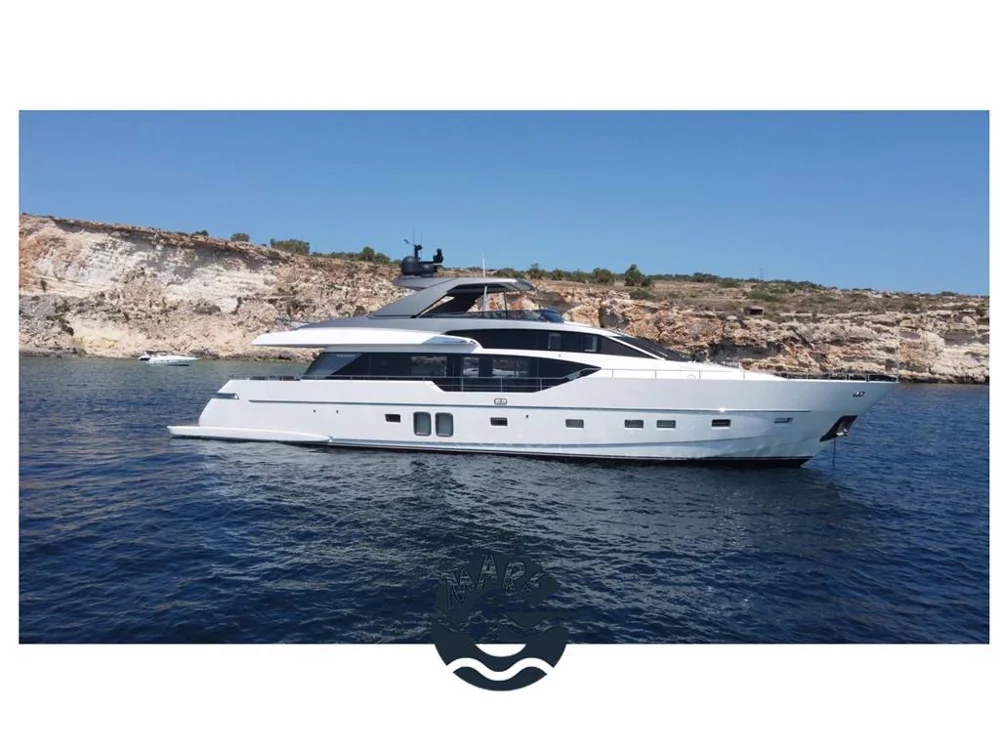 BoatPhoto.coverAlt