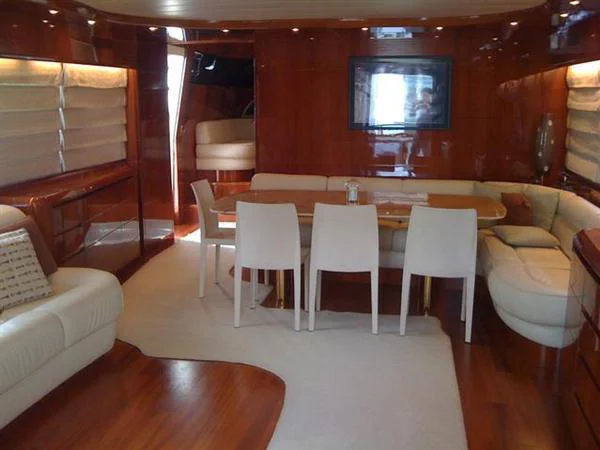 BoatPhoto.coverAlt