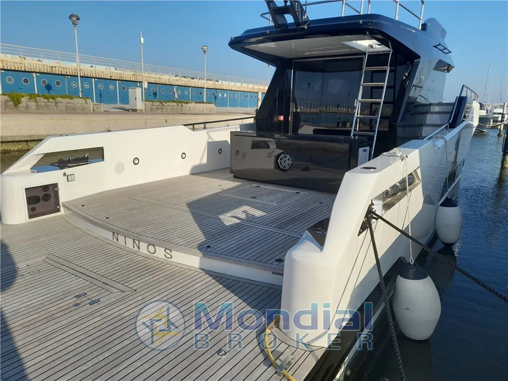 BoatPhoto.coverAlt