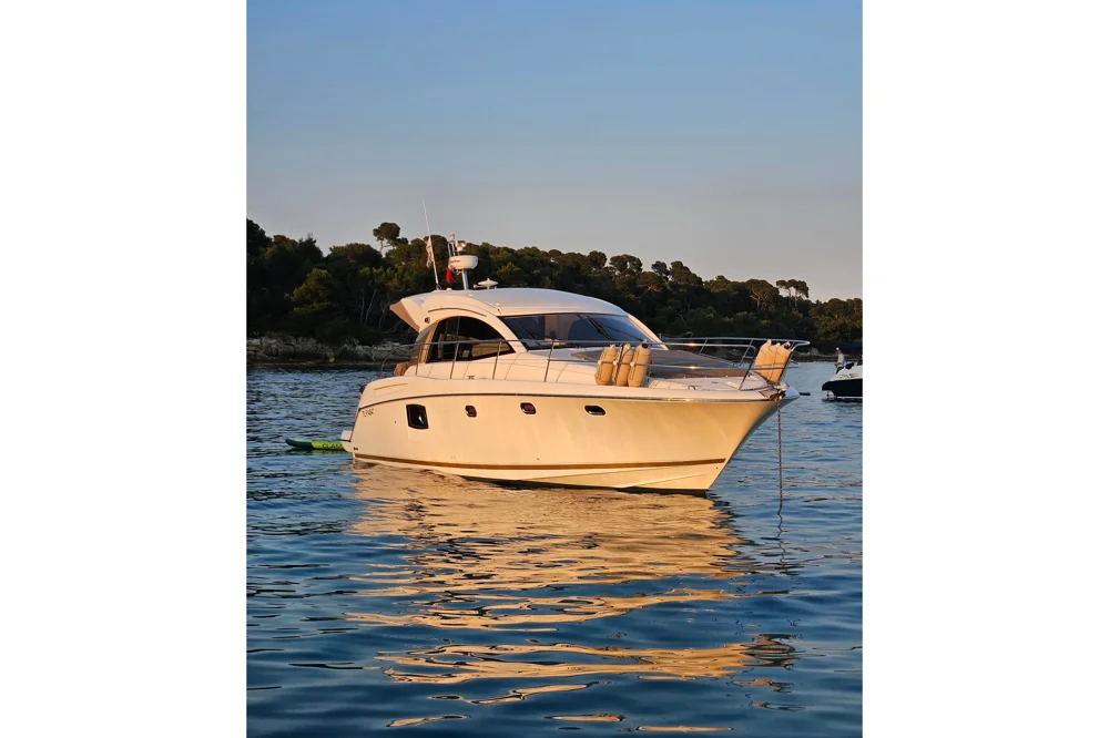BoatPhoto.coverAlt