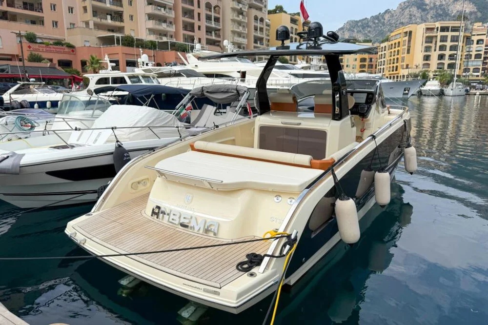 BoatPhoto.coverAlt