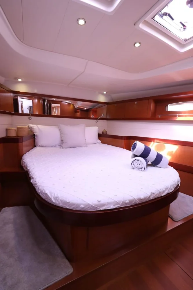 2011 BENETEAU Oceanis 54 for sale in Almerimar, Spain, photo 5 of 5