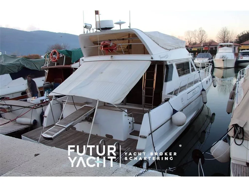BoatPhoto.coverAlt