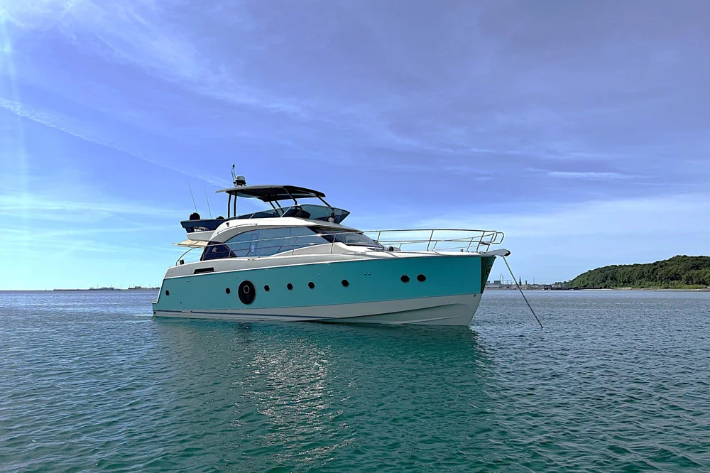 BoatPhoto.coverAlt