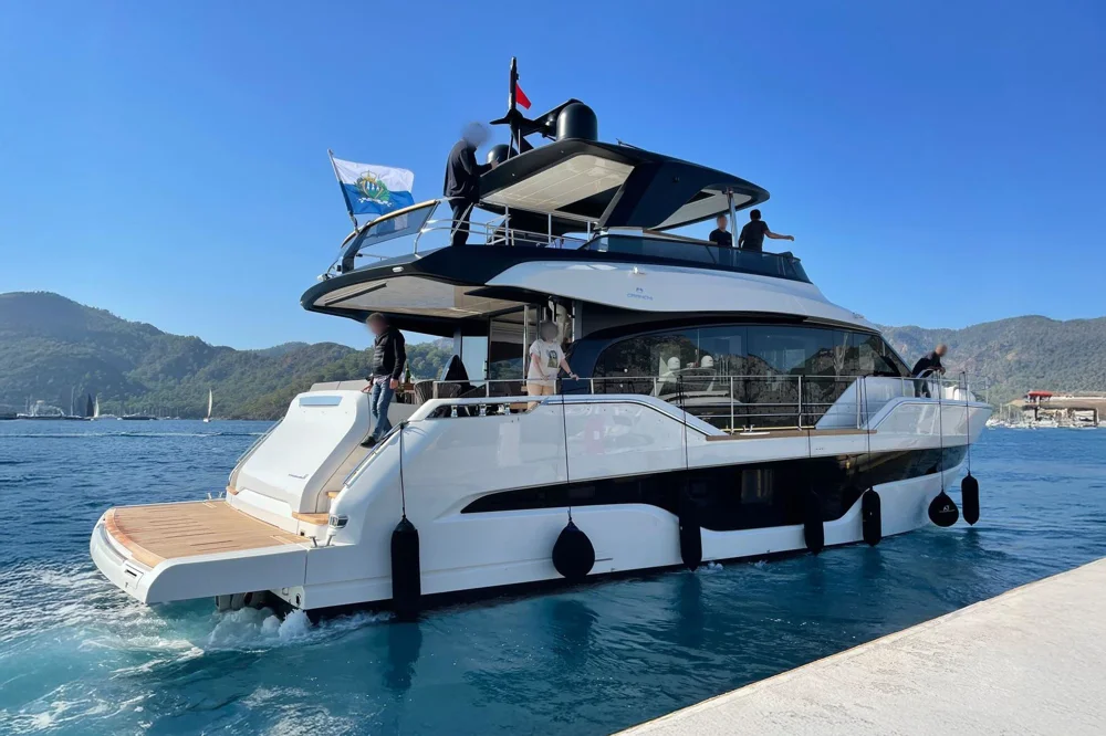 BoatPhoto.coverAlt