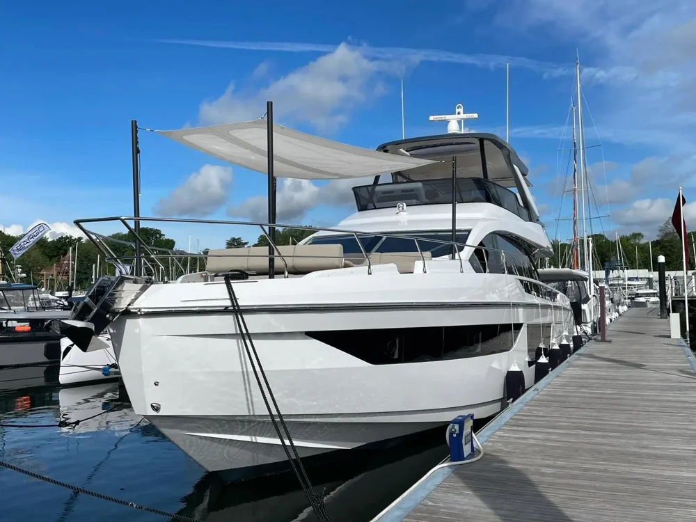 2024 Azimut Fly 68 for sale in Swanwick, United Kingdom, photo 2 of 5