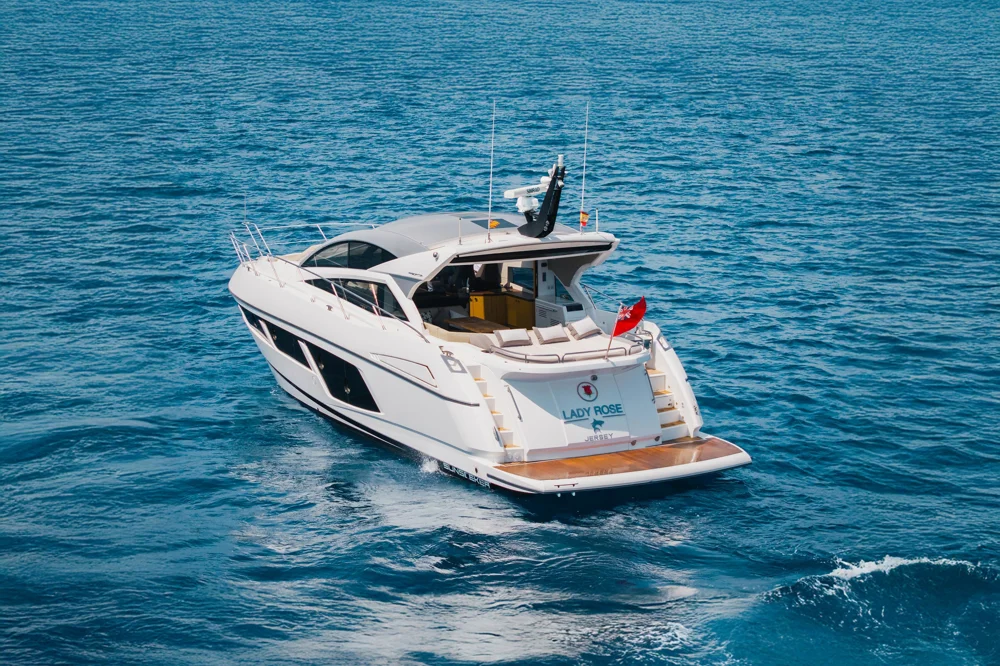 BoatPhoto.coverAlt