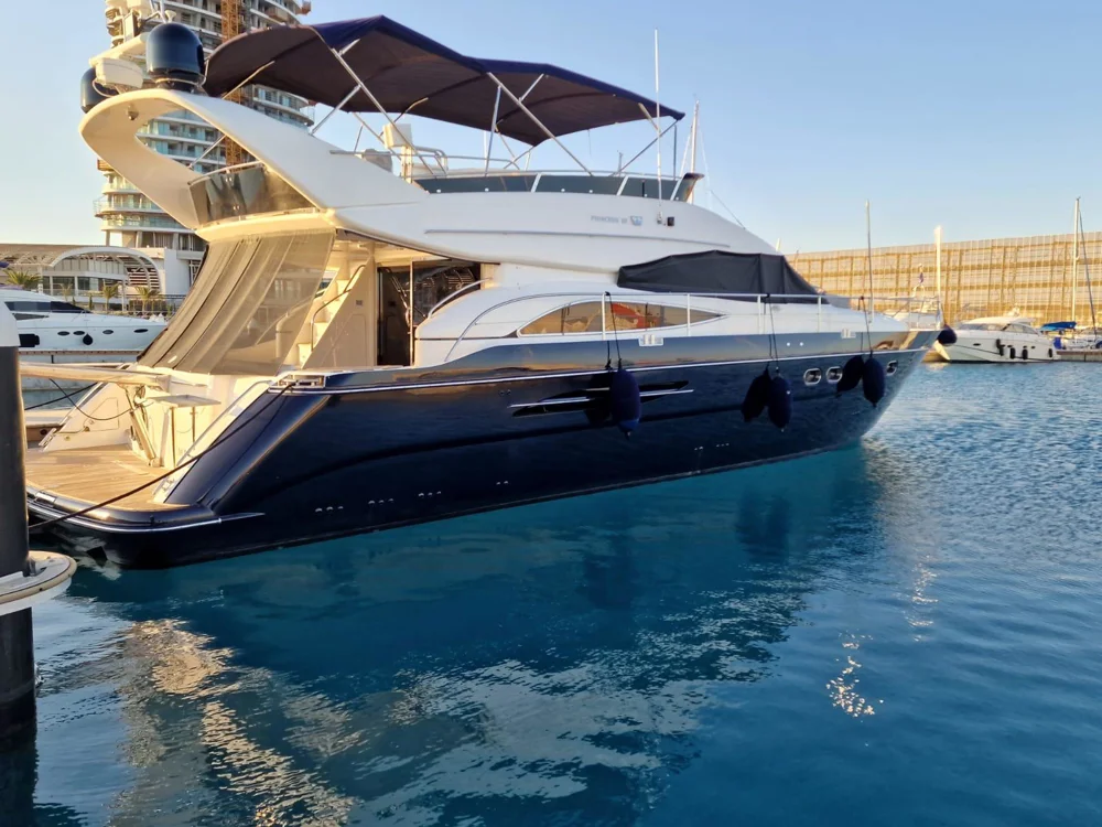 BoatPhoto.coverAlt