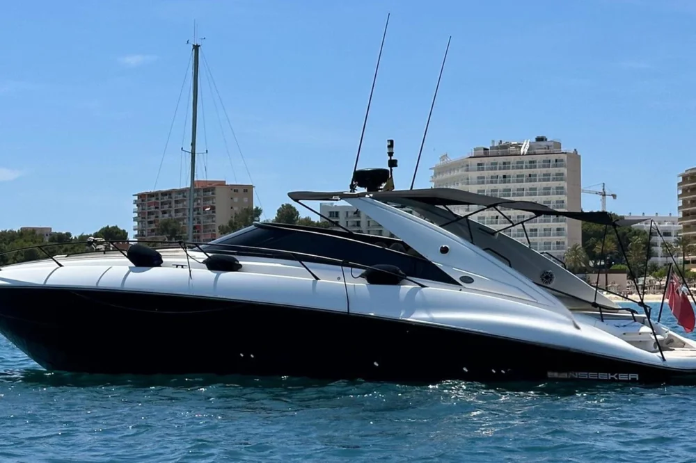 BoatPhoto.coverAlt