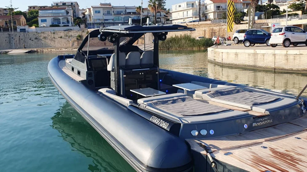 BoatPhoto.coverAlt