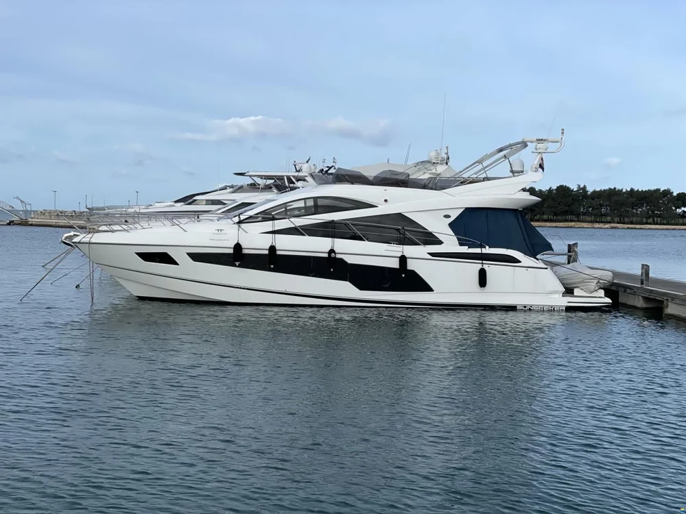BoatPhoto.coverAlt