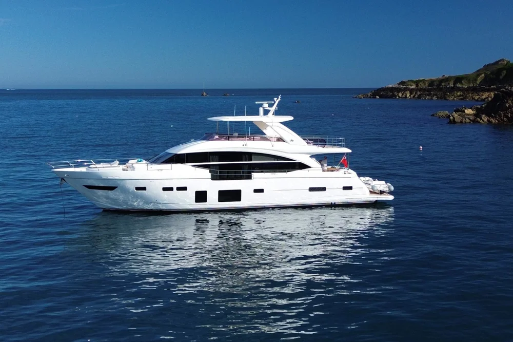 BoatPhoto.coverAlt
