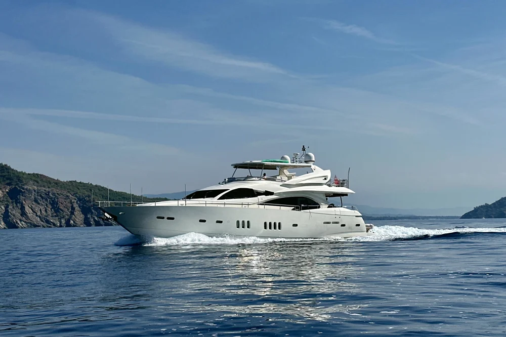 BoatPhoto.coverAlt