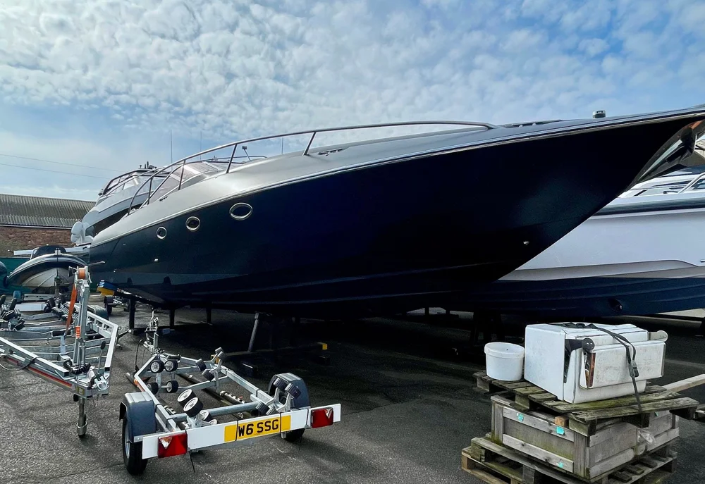 2011 HUNTON XRS 43 for sale in Poole, United Kingdom, photo 3 of 5