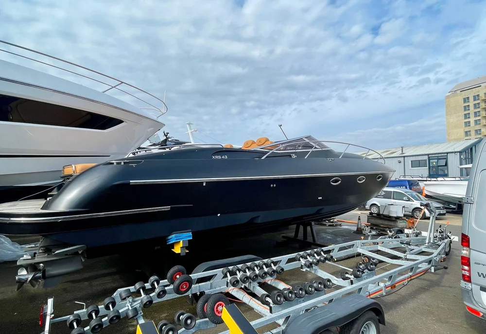 2011 HUNTON XRS 43 for sale in Poole, United Kingdom, photo 4 of 5