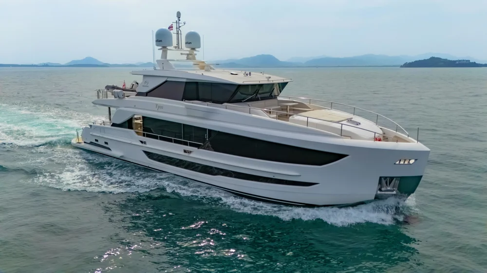 BoatPhoto.coverAlt
