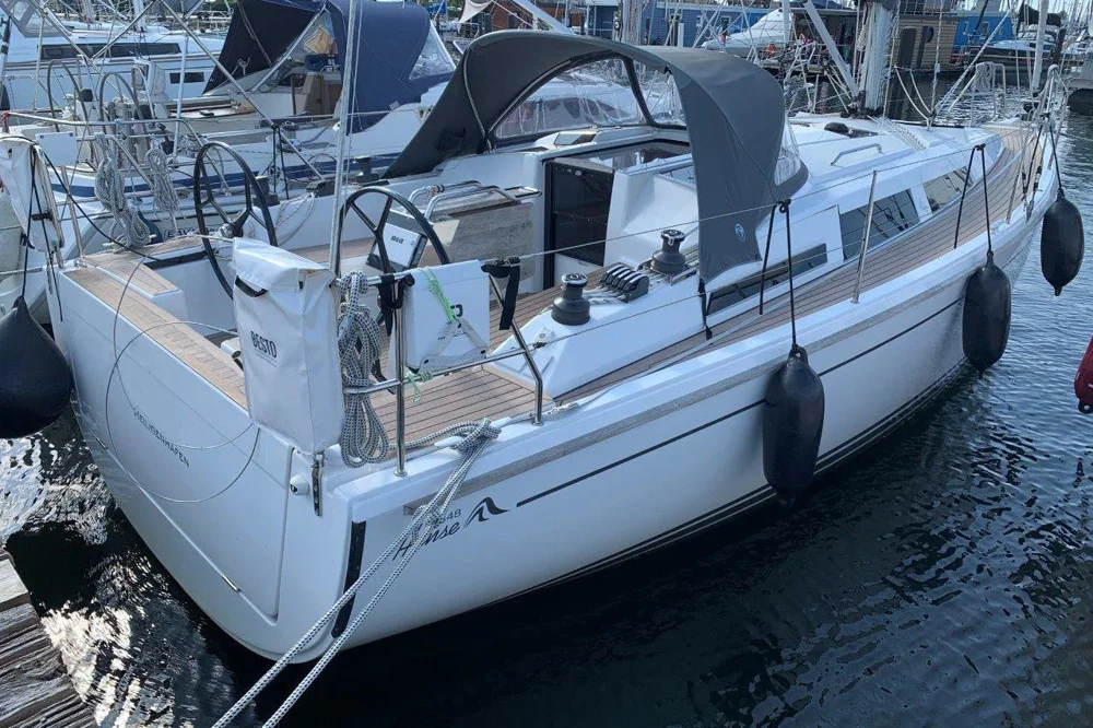 BoatPhoto.coverAlt