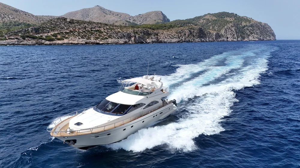BoatPhoto.coverAlt