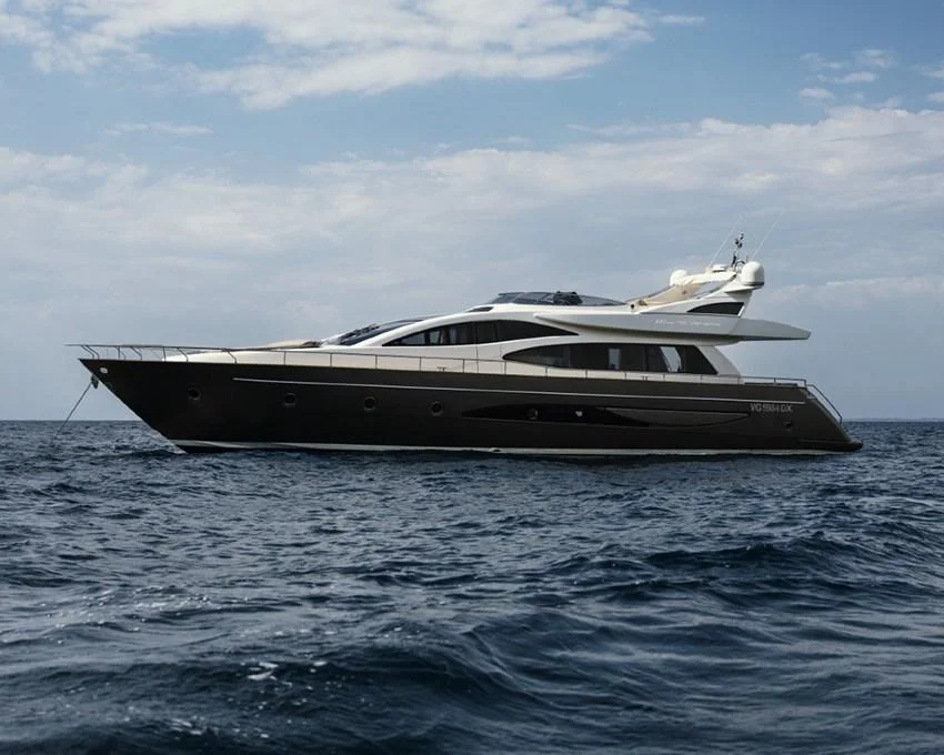 BoatPhoto.coverAlt